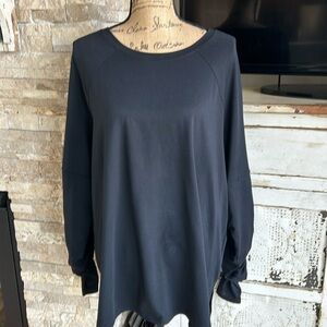 Fabletics black long ruched sleeve side slits sweatshirt hi lo